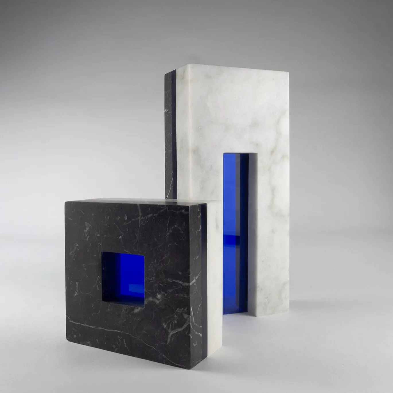 Scultura bassa Attraversare Forme in marmo