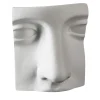 Scultura bianca di Naso Giunone