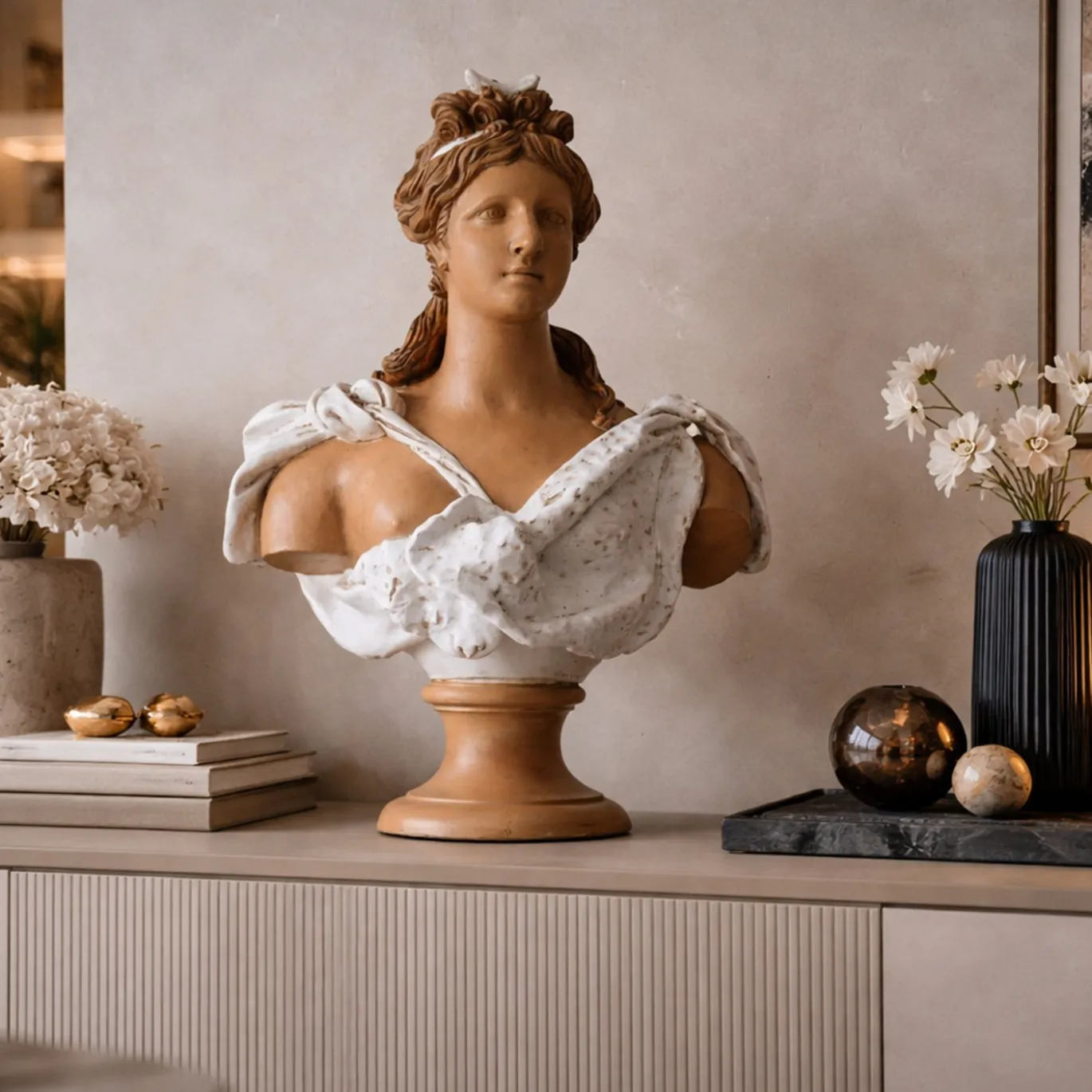 Scultura busto di Diana in smalto bianco e terracotta