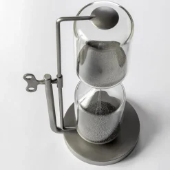 Scultura Clessidra Timeless con Limatura di Ferro Grigia