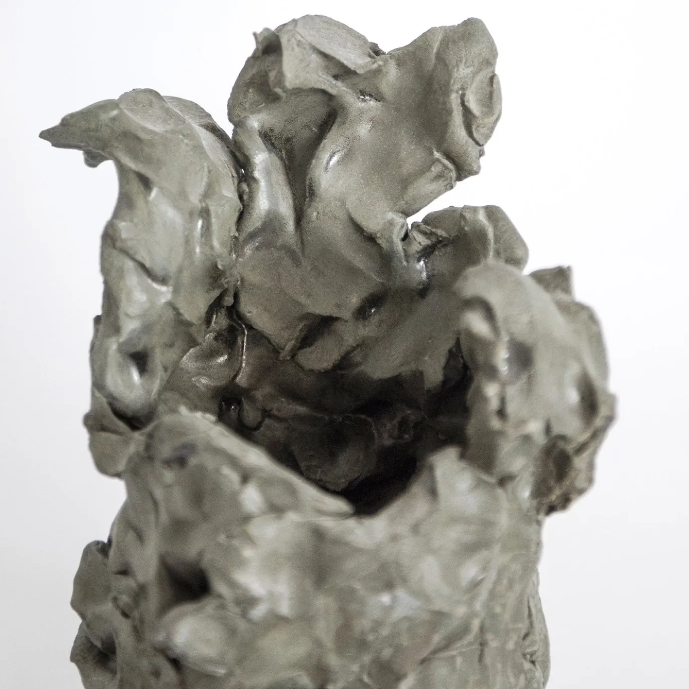 Scultura decorativa astratta Pastiche in ceramica grigia
