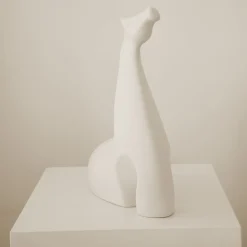 Scultura decorativa Naru Horse in porcellana beige