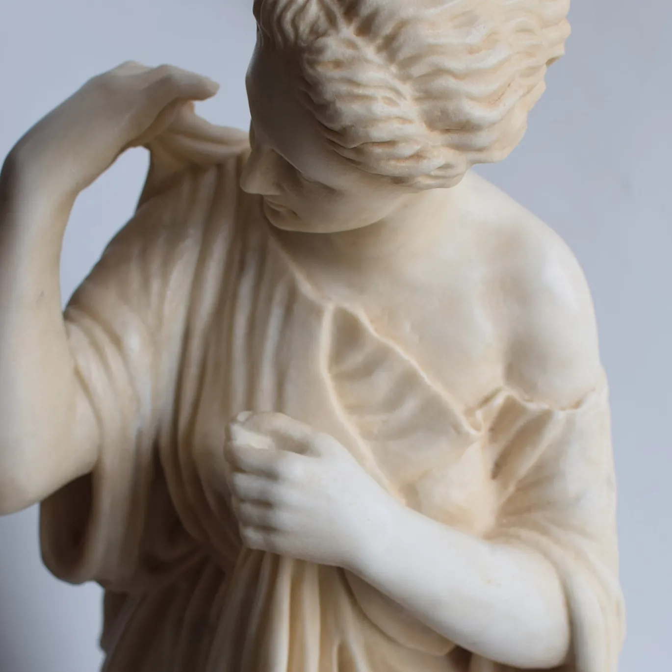 Scultura Diana Gabii in marmo bianco di Carrara