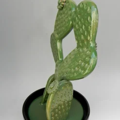 Scultura di cactus in ceramica di Tullio Mazzotti in via Gutierrez