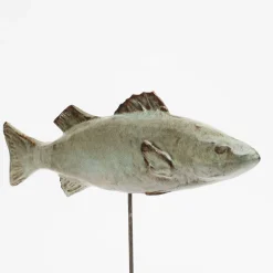 Scultura di spigola bianca grassa