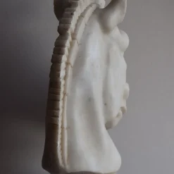 Scultura di testa di cavallo