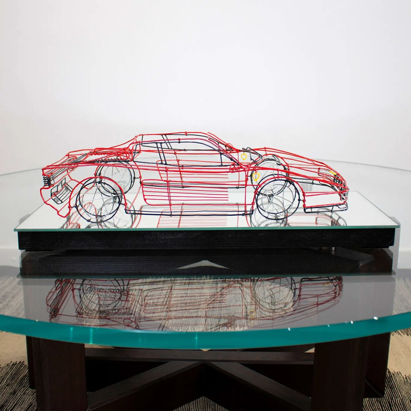 Scultura Ferrari in Filo di Metallo Rosso