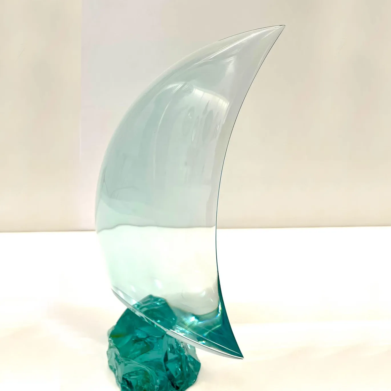 Scultura in cristallo fatta a mano a forma di vela