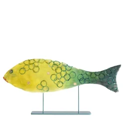 Scultura in velluto di un piccolo pesce verde gioioso