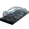 Scultura McLaren in filo metallico