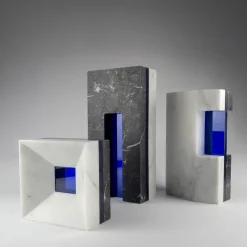 Scultura Media Attraversare Forme in Marmo