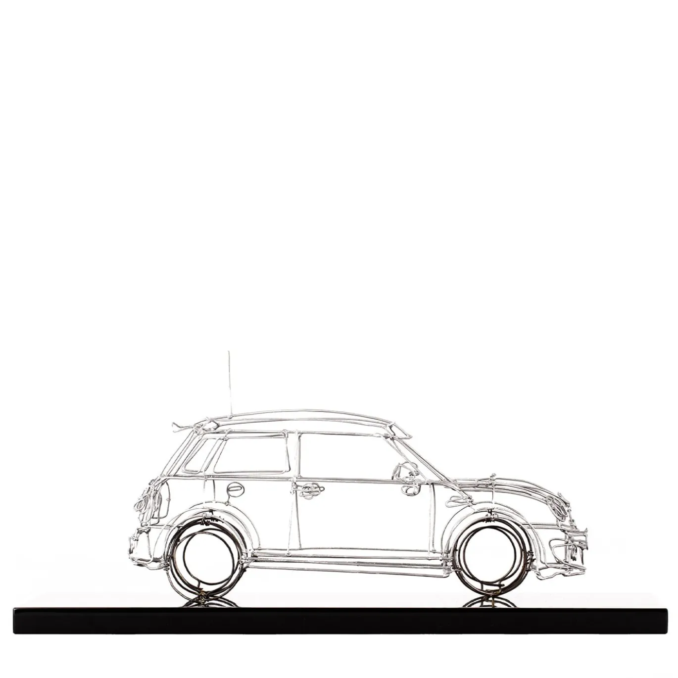 Scultura Mini Cooper in filo metallico