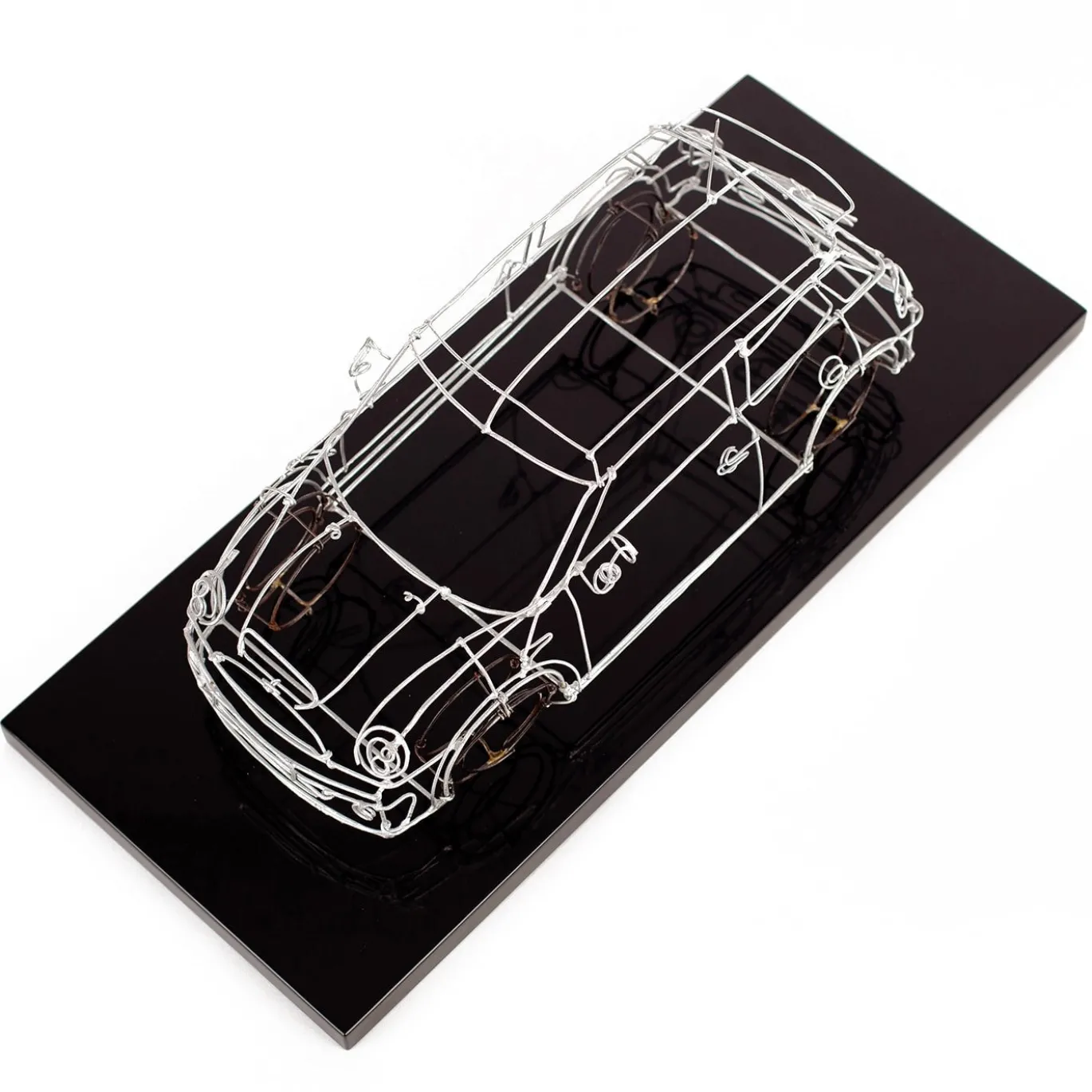 Scultura Mini Cooper in filo metallico