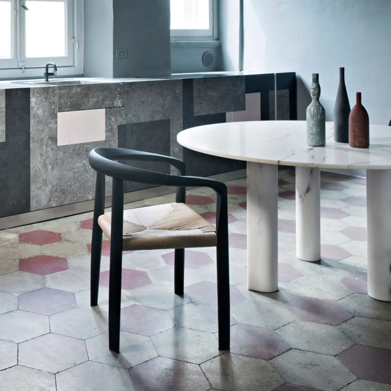 Scultura Omaggio a Morandi in marmo cipollino