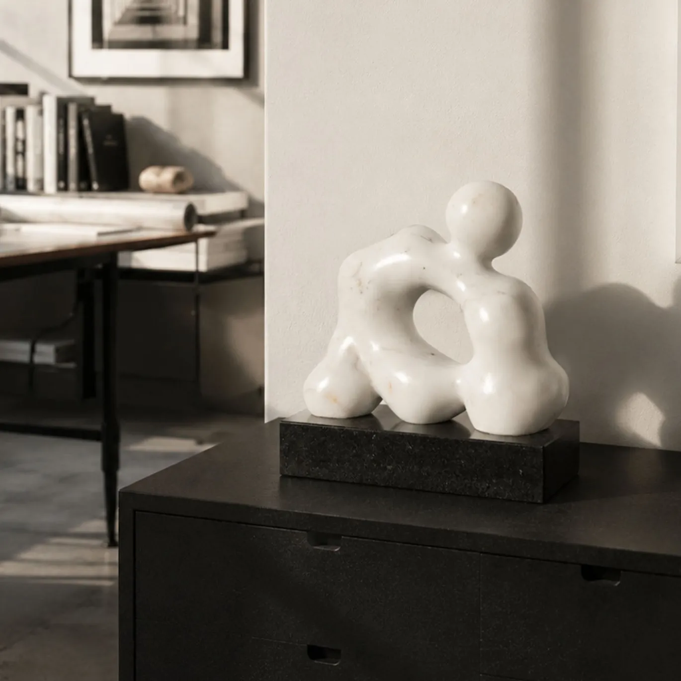Scultura Quieto Equilibrio in Marmo Calacatta Carrara di Piero Speranza
