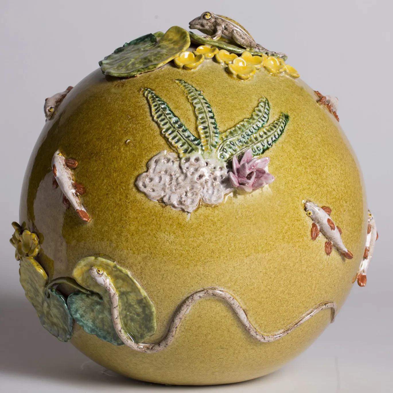Scultura Sfera Colore in Maiolica Gialla