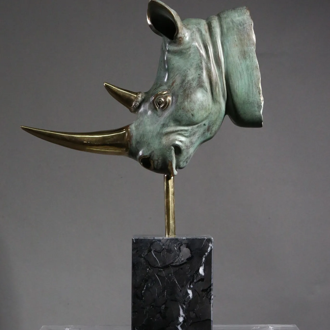 Scultura Testa di rinoceronte Piccola in bronzo