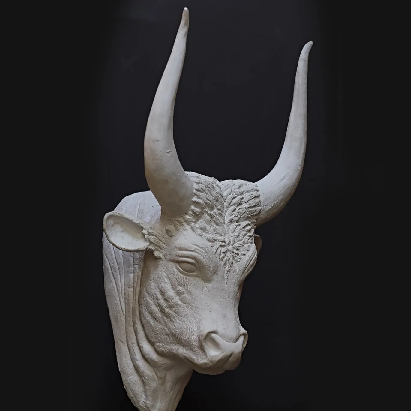 Scultura Testa di Toro Minoico