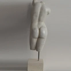 Scultura Torso Femminile in Marmo Bianco di Carrara