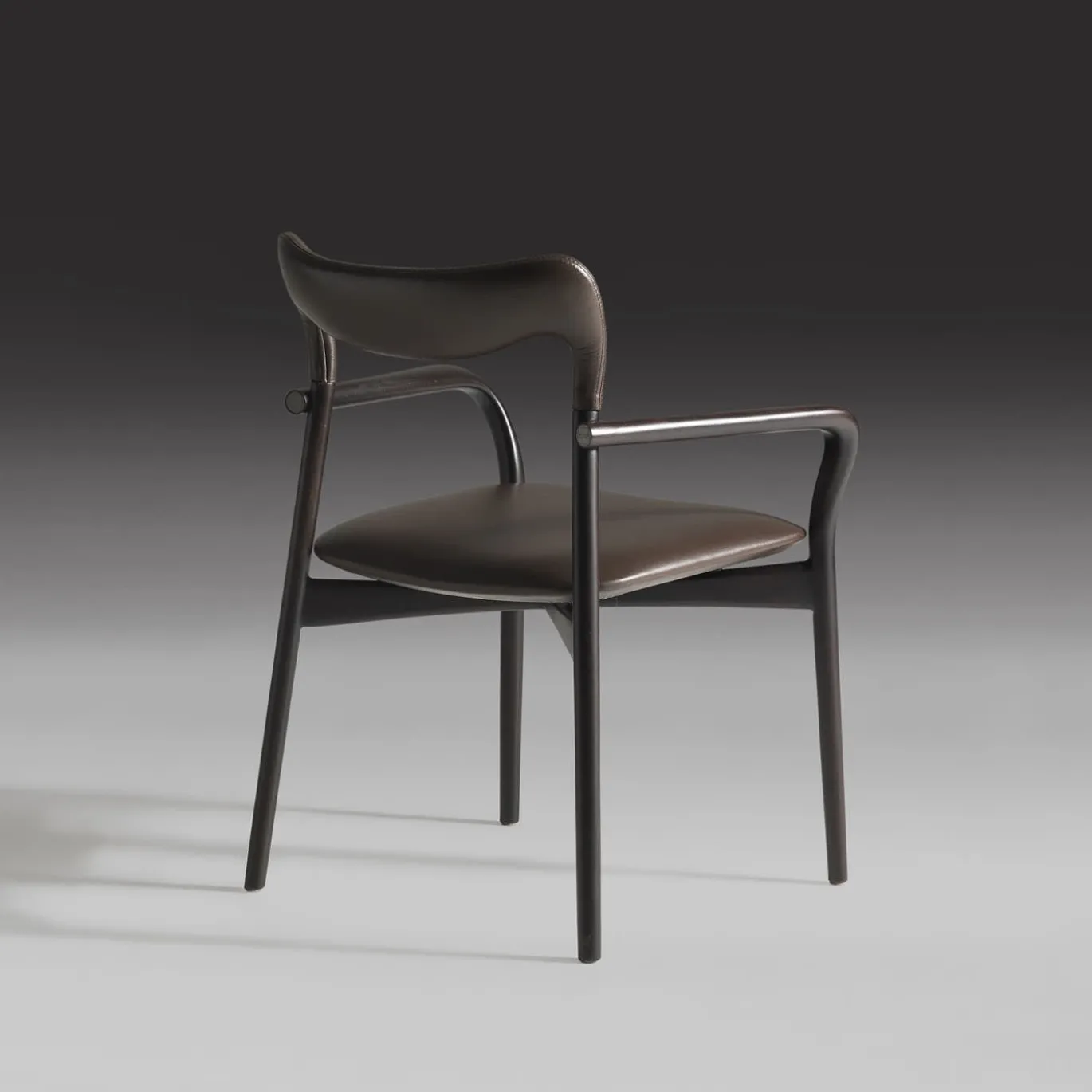Sedia Achille in pelle scura