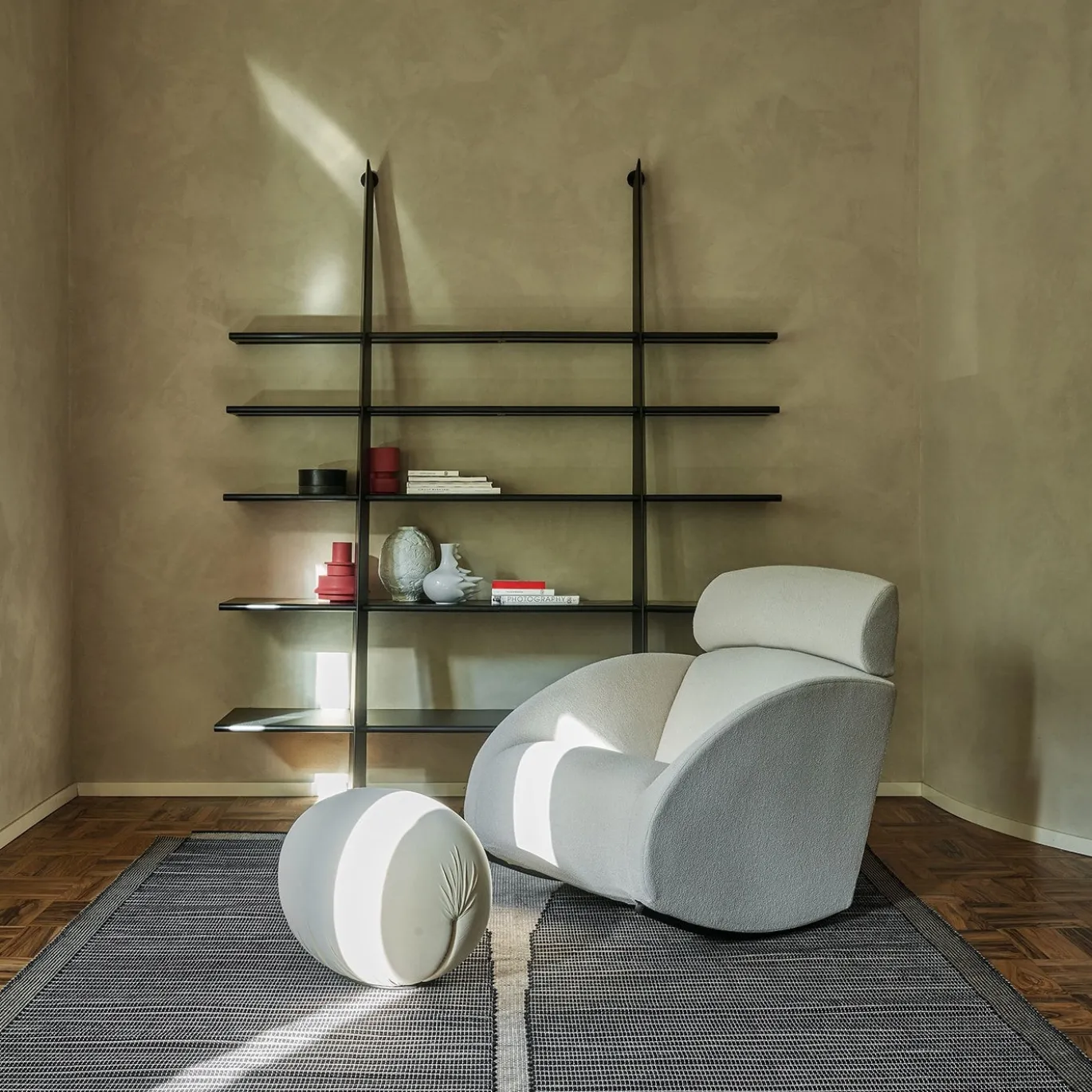 Sedia a dondolo Mama White di Denis Santachiara
