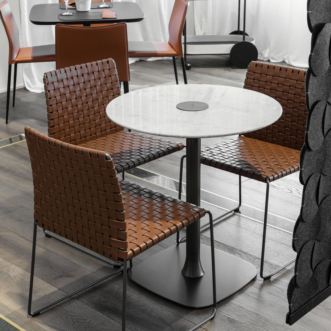 Sedia Bizzy Brown intrecciata