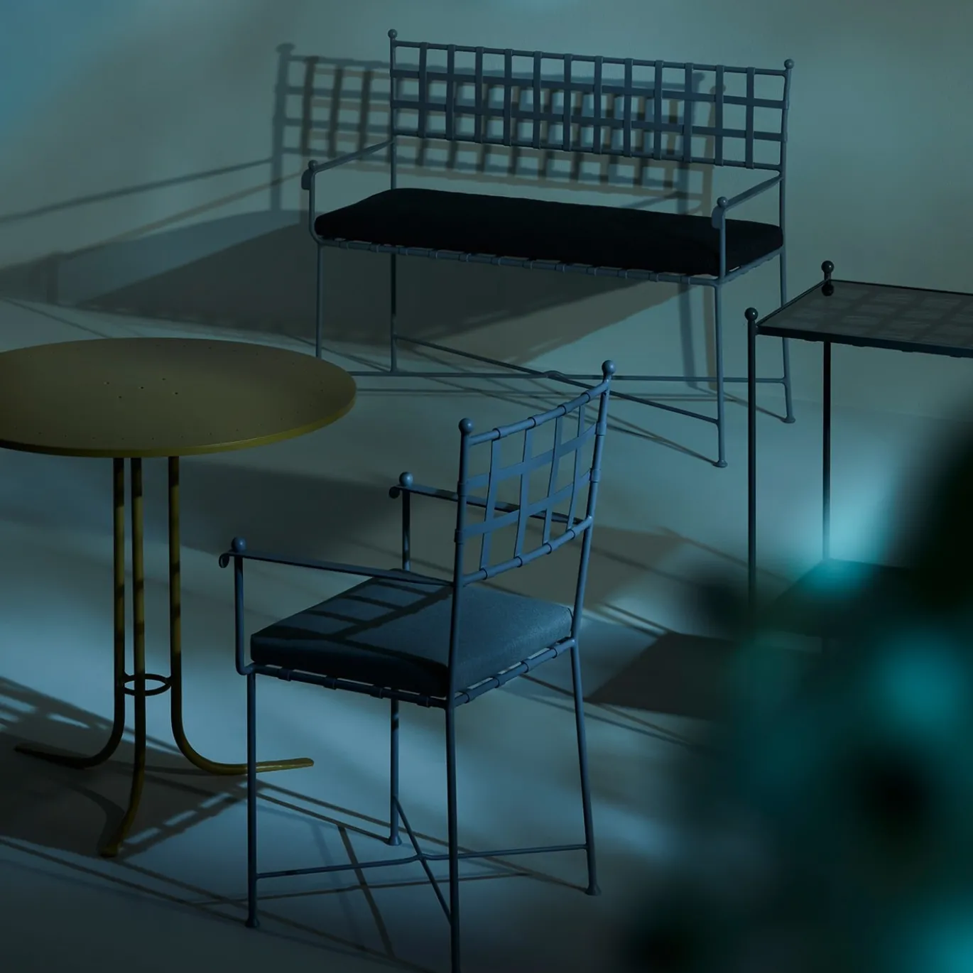 Sedia Club blu in ferro battuto