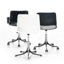 Sedia con rotelle Modus Black con braccioli di Centro Progetti Tecno