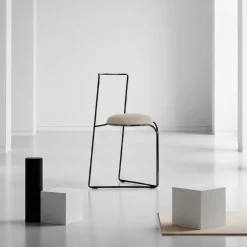 Sedia da pranzo Flow in metallo con finitura Ultrablack