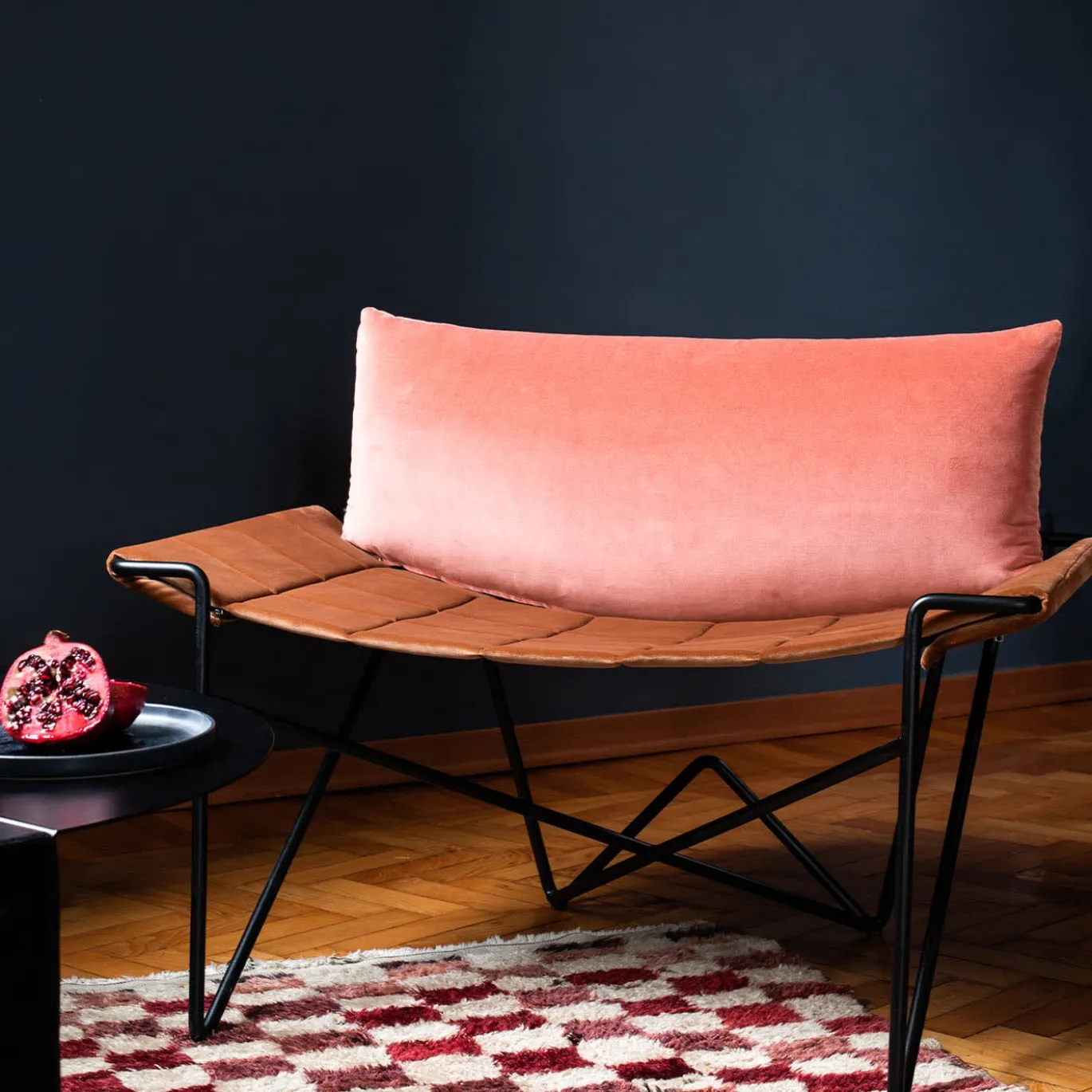 Sedia da salotto Caterina in velluto rosa e marrone
