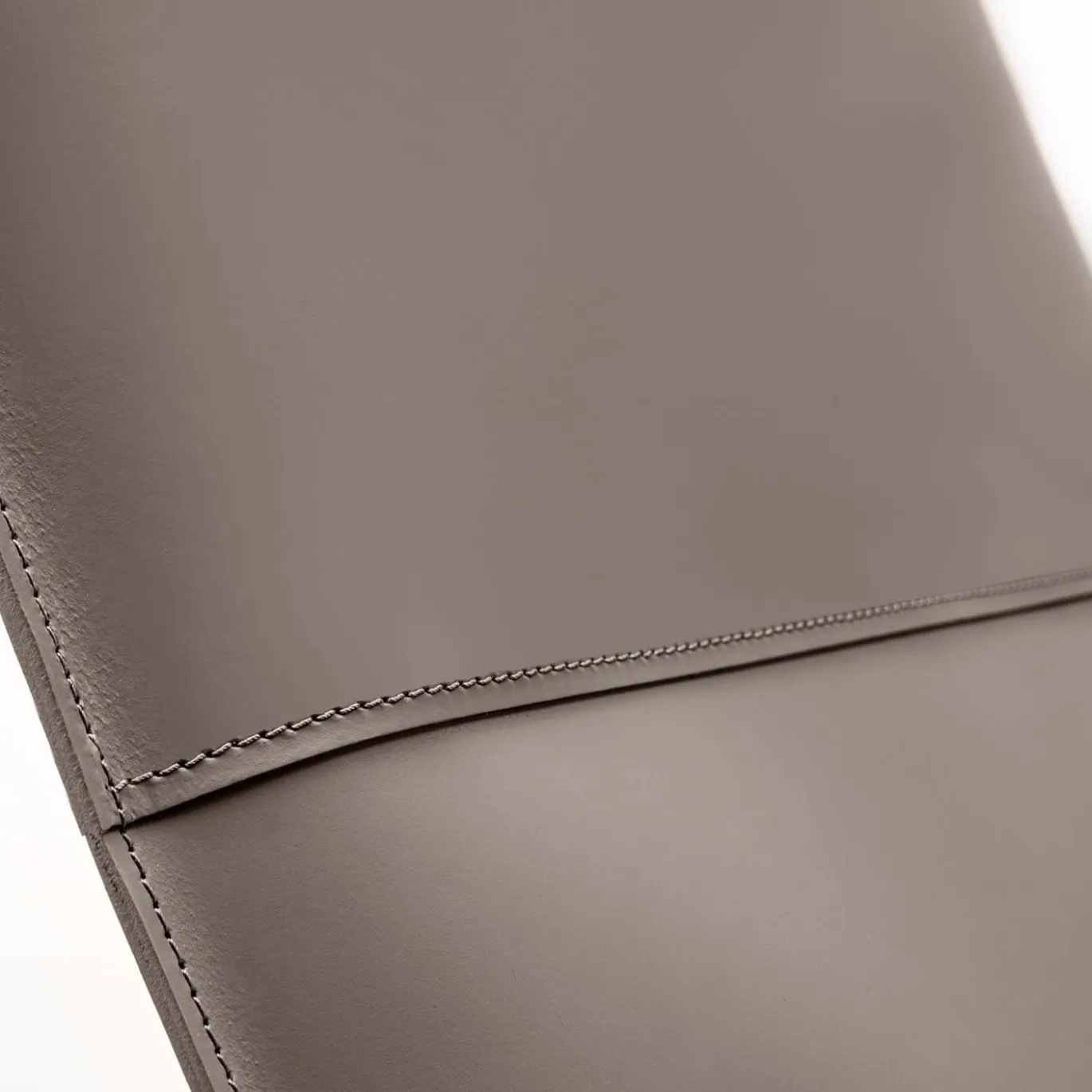 Sedia da salotto in pelle Mood Taupe