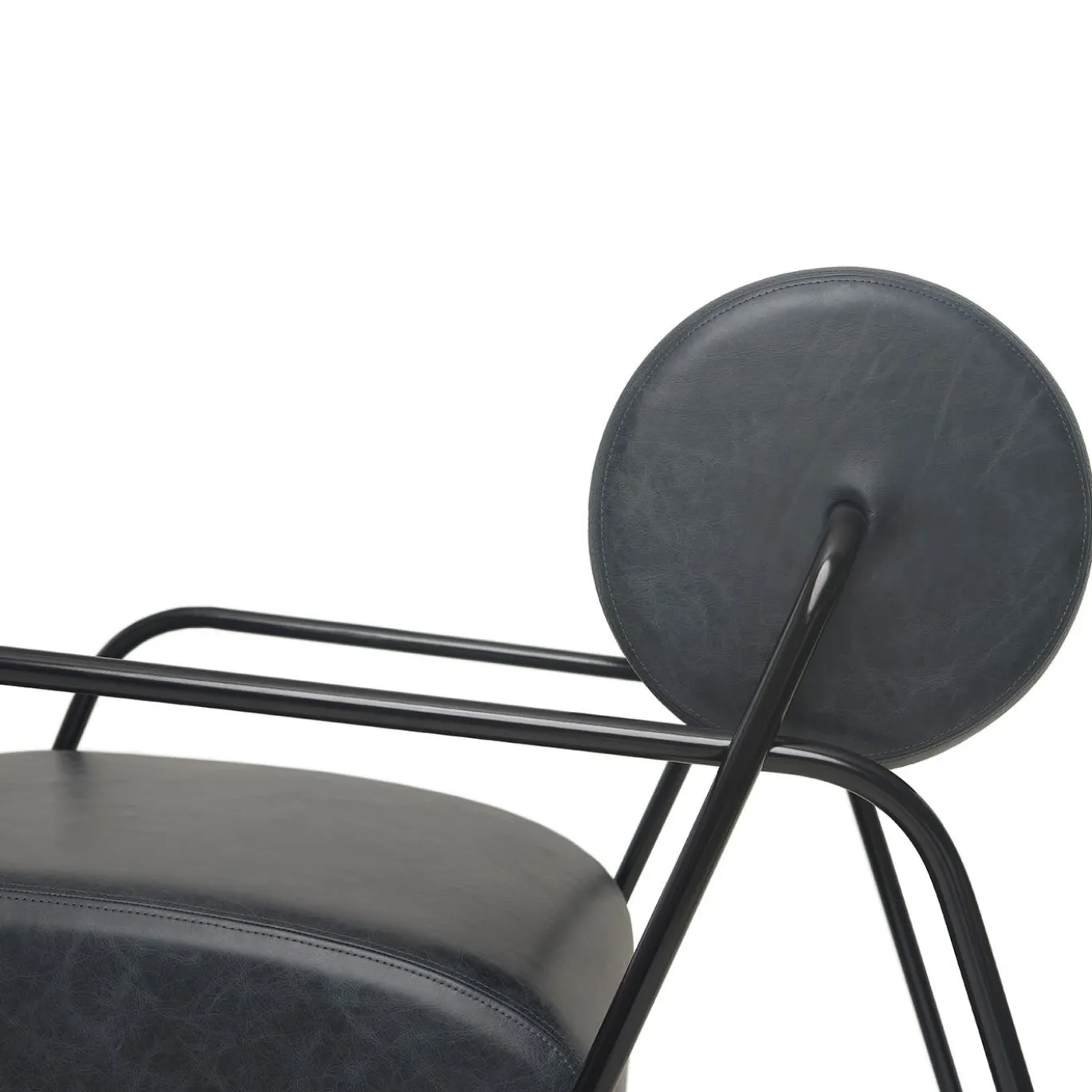 Sedia da salotto Kate con pouf in pelle nera