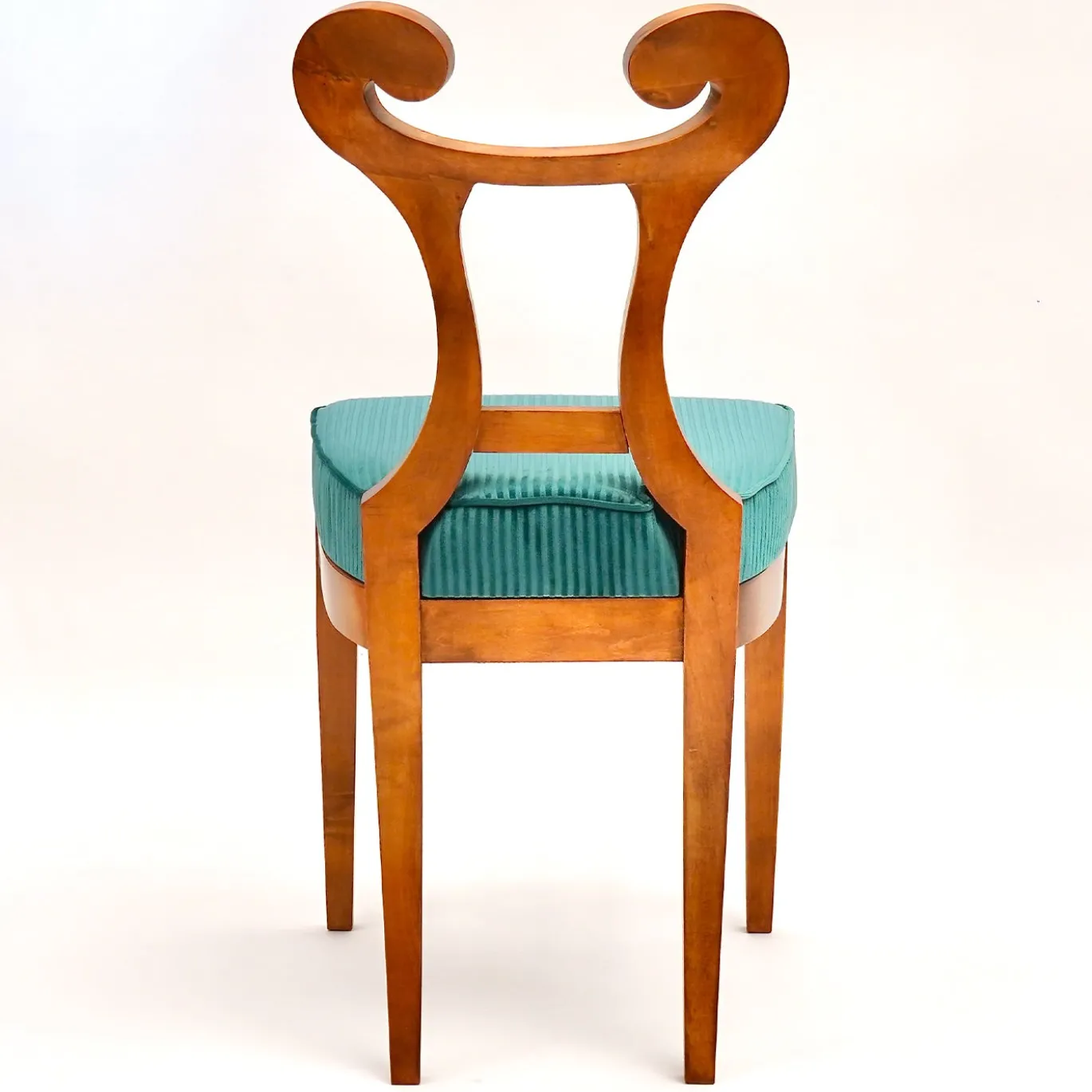 Sedia Eclectica Otto-Karl con finitura noce