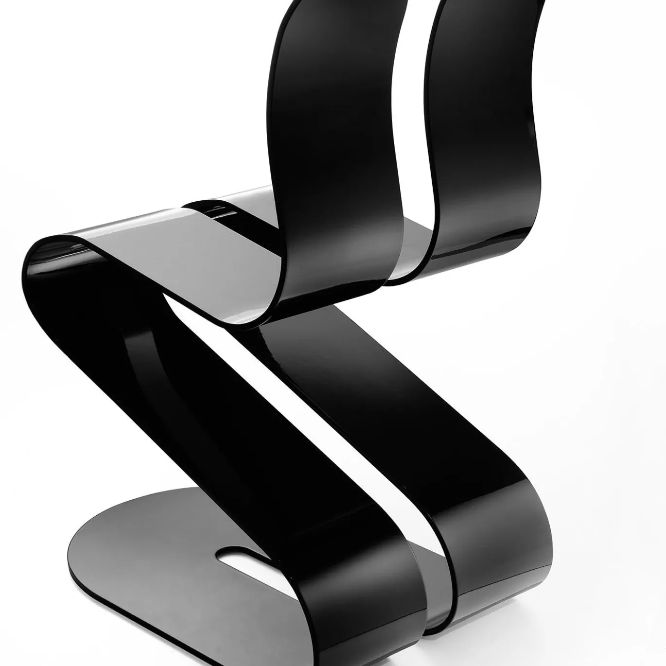Sedia Fluid Ribbon Black di Michael D'Amato