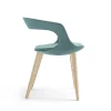 Sedia Frenchkiss con schienale basso e gambe in legno di Stefano Bigi