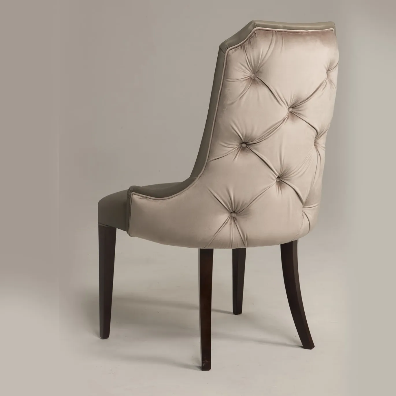 Sedia imbottita Oscar Tufted