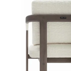 Sedia in legno di frassino grigio Montgomery con rivestimento bianco e braccioli