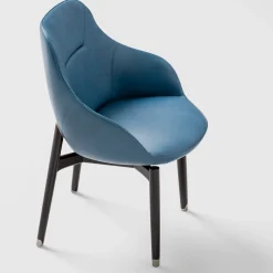 Sedia in pelle blu