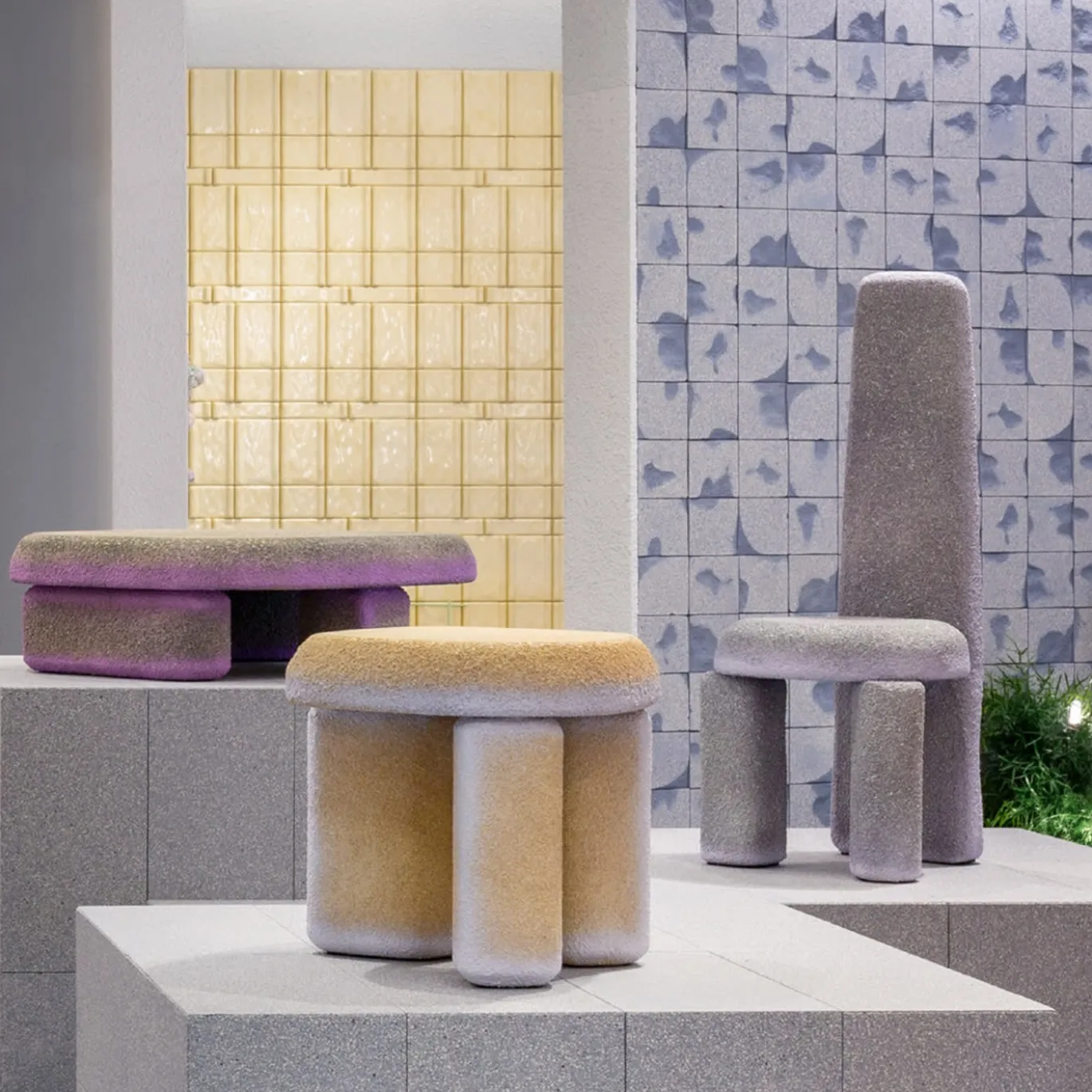 Sedia Lazzaro blu di Patricia Urquiola