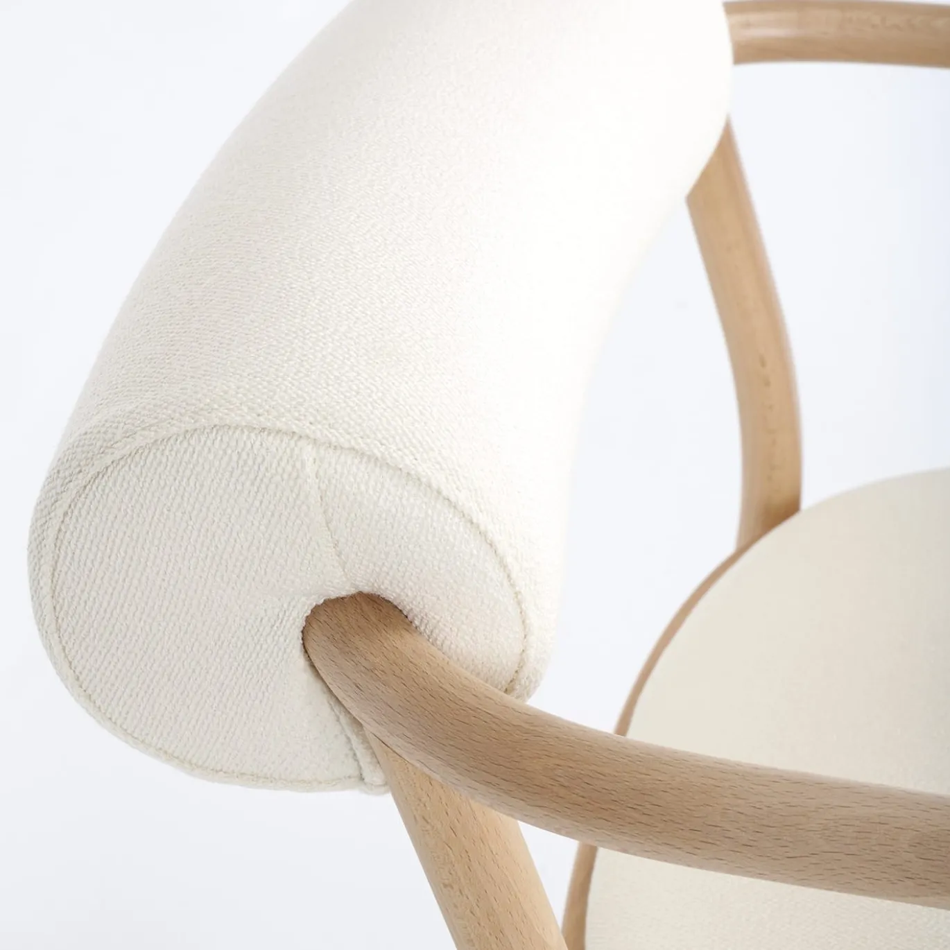 Sedia Loop White di India Mahdavi