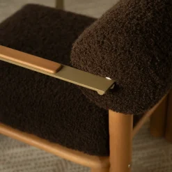 Sedia Lounge per Esterni Maitha in Alpaca Bouclé Marrone Castagno
