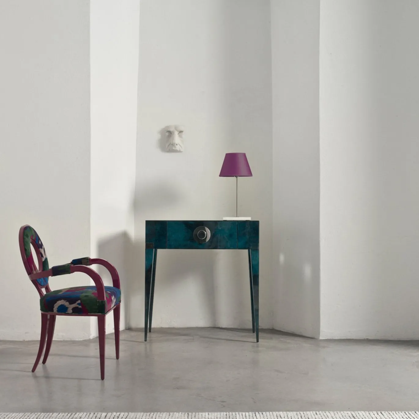 Sedia New Moon Magenta con braccioli