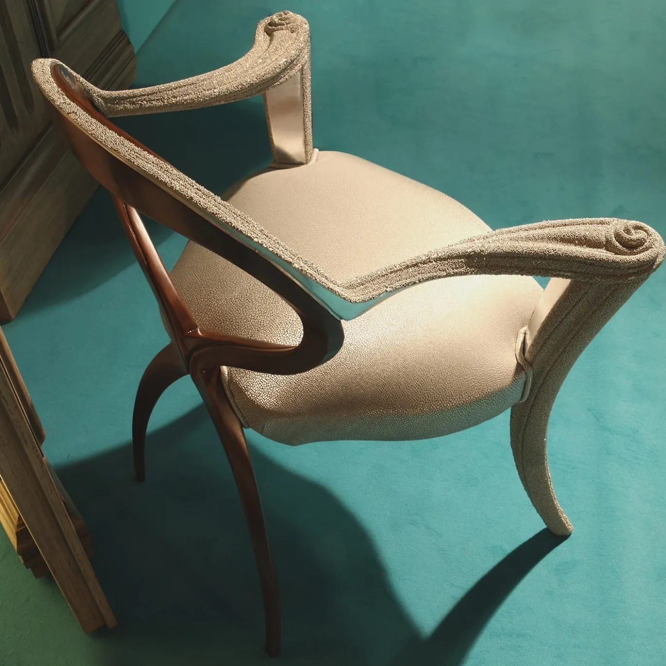 Sedia Opus white Caviar di Carlo Rampazzi