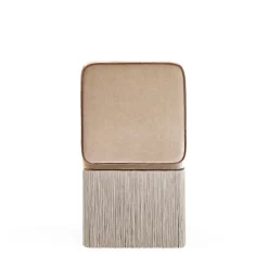 Sedia quadrata in velluto beige con frange