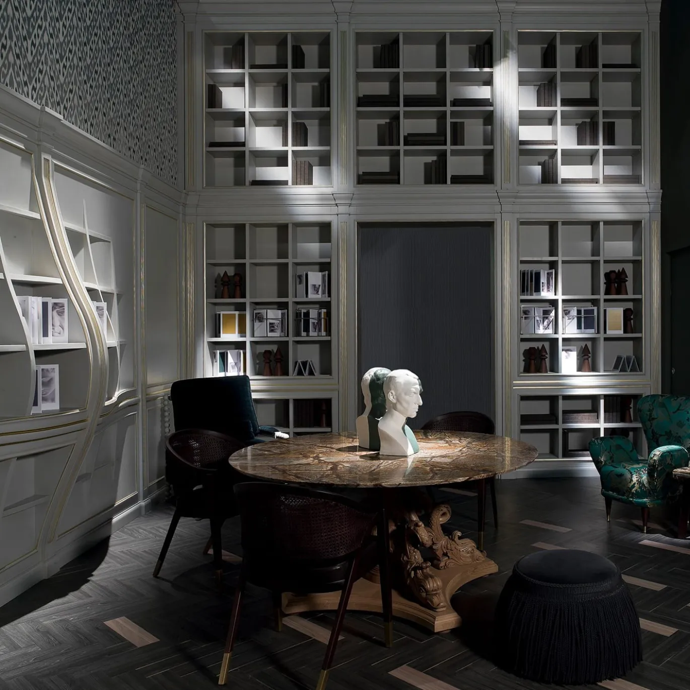 Sedia Sabaudia Viennese Cane di Archer Humphryes Architects