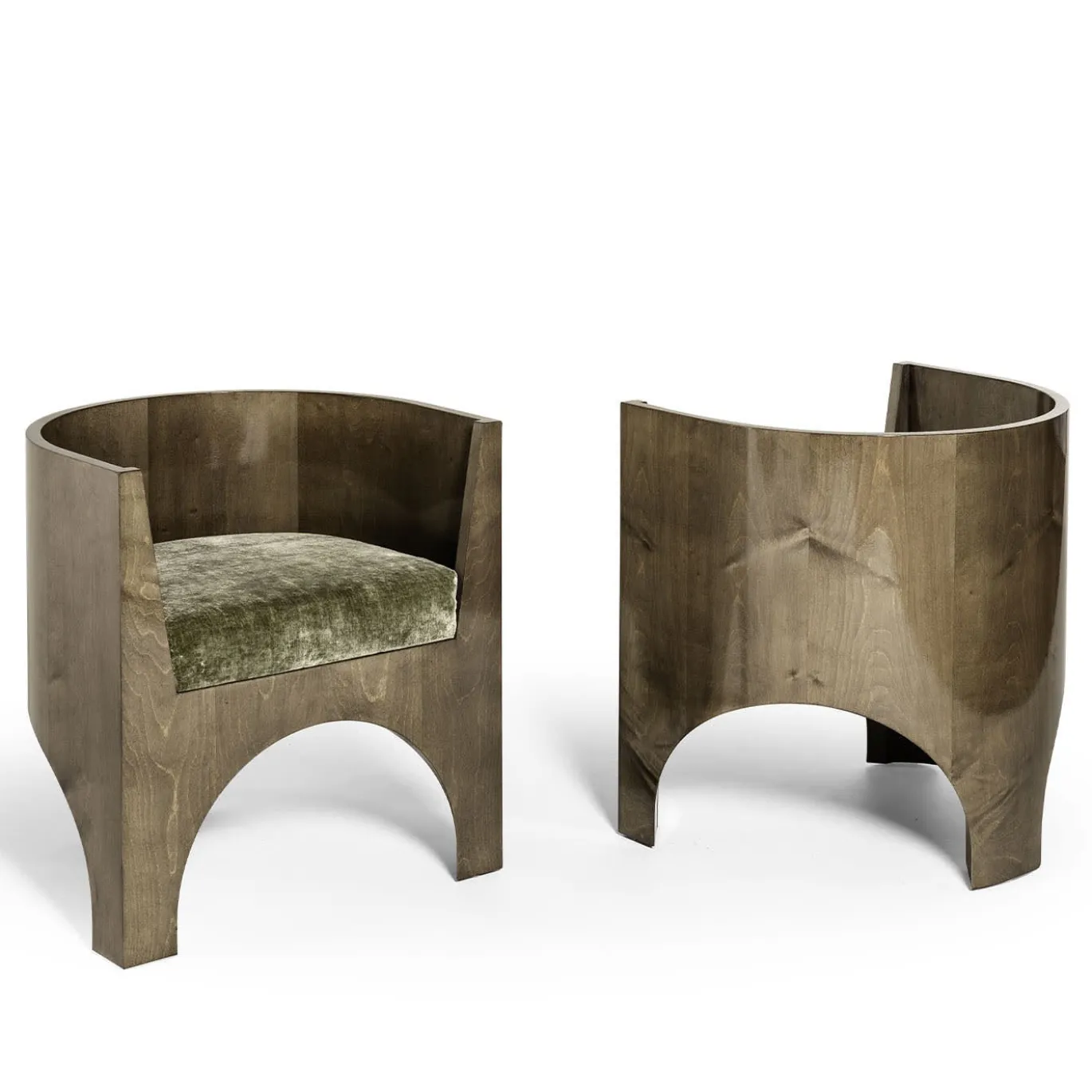 Sedia "Volta" in Legno con Cuscino in Velluto Verde di Storagemilano