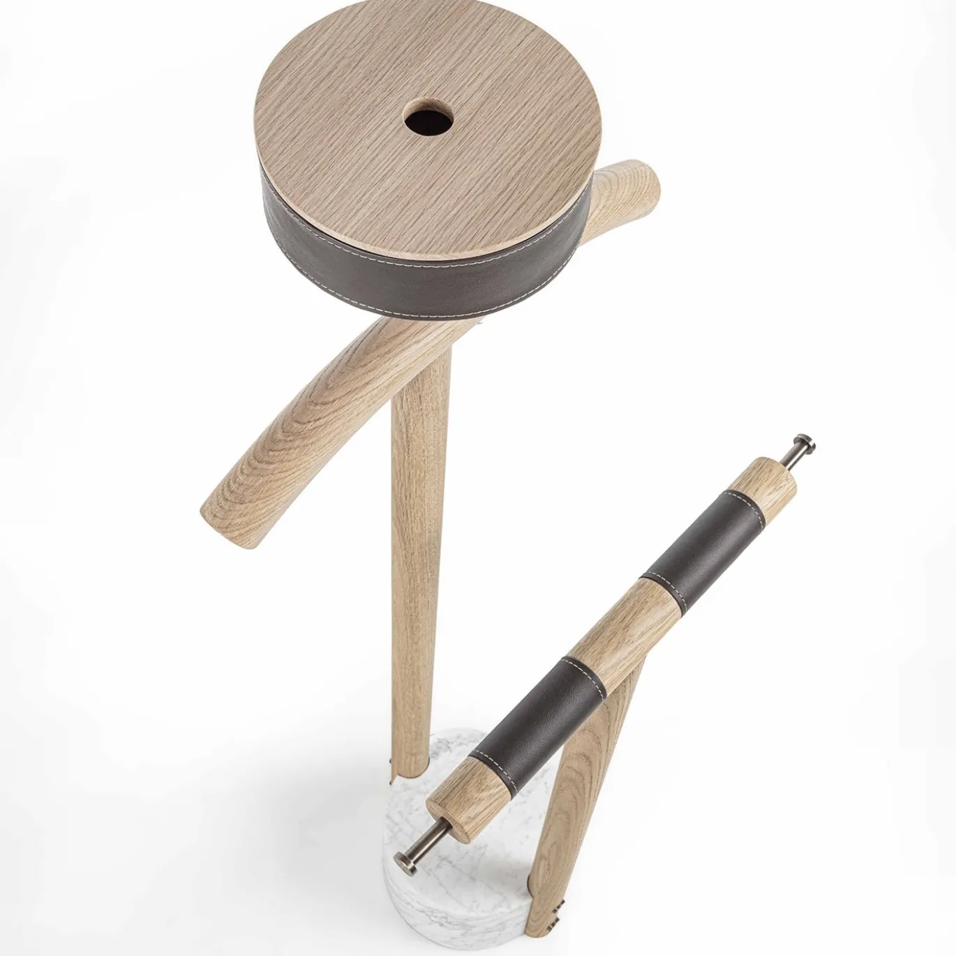 Servomuto Patrick in Legno di Rovere con Base in Marmo Bianco