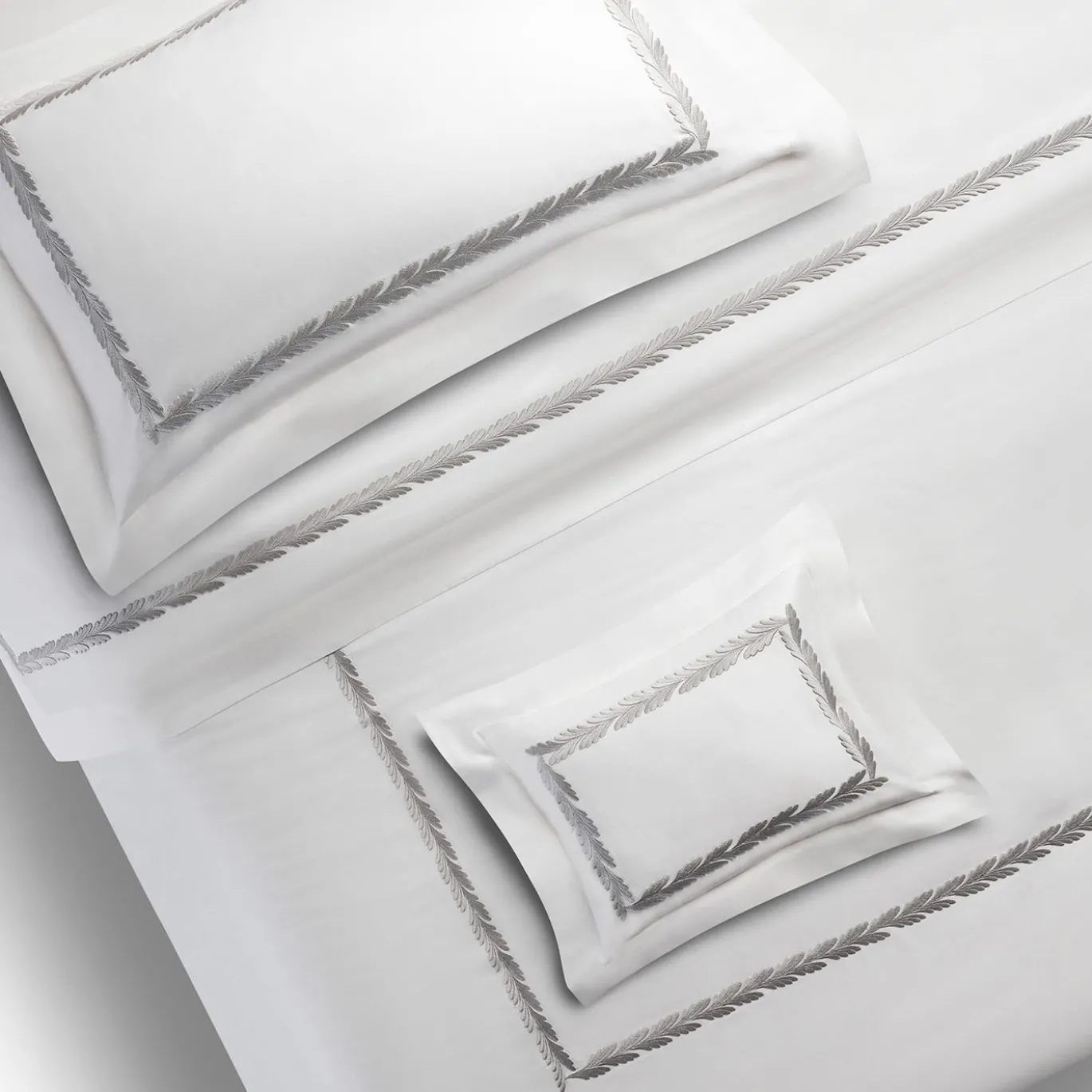 Set copripiumino Botero ricamato in cotone percalle bianco