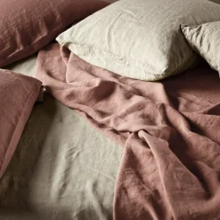 Set da letto estivo rosa vintage