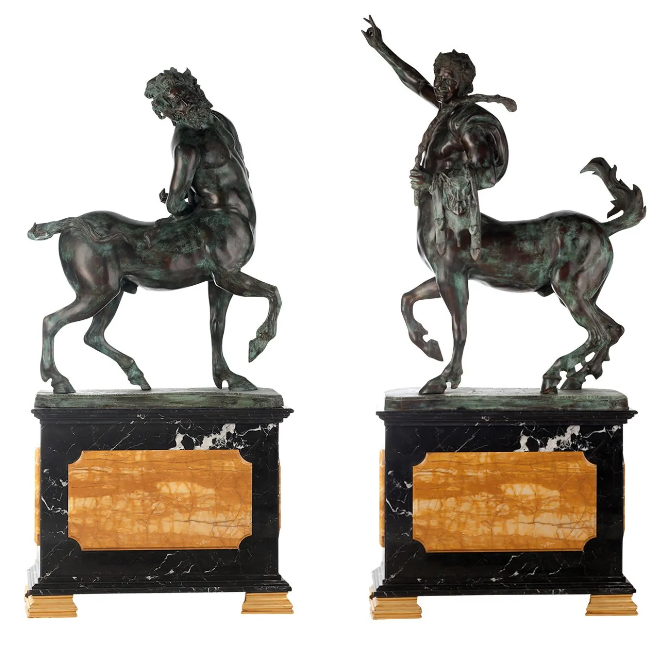 Set di 2 statue di centauri su piedistallo